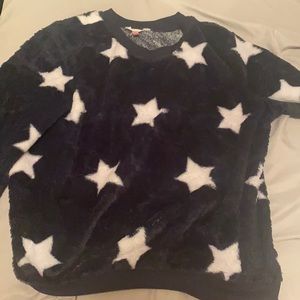 Blue comfortable fuzzy star pull over